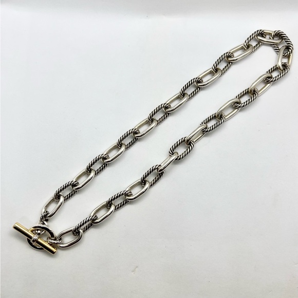 David Yurman Madison Toggle Chain Necklace with 18K Yellow Gold - Picture 5 of 13